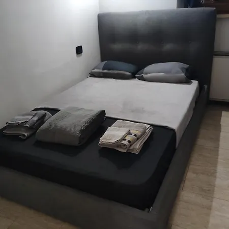 Homestay Mini Deluxe - Close To Metro C