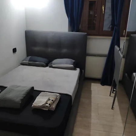 Mini Deluxe - Close To Metro C Homestay *