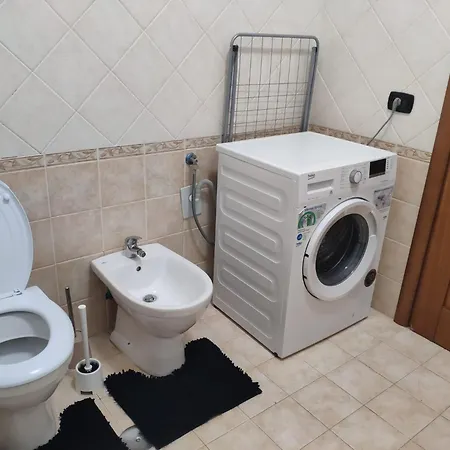 Mini Deluxe - Close To Metro C Rome